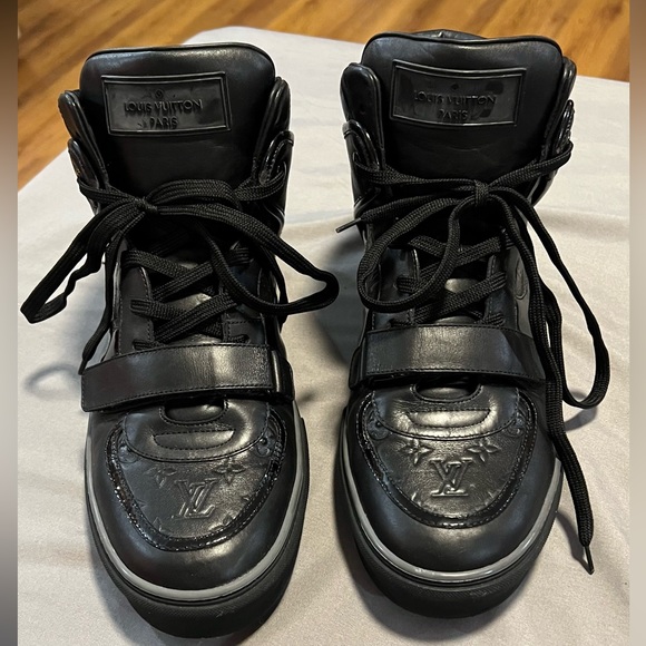 Louis Vuitton Other - Pre-Owned Louis Vuitton Shadow Infini Black on Black Monogram High Top Calf Skin